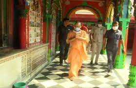 अयोध्या पहुंचे योगी, हनुमान गढ़ी मंदिर और राम जन्मभूमि मंदिर में की पूजा-अर्चना